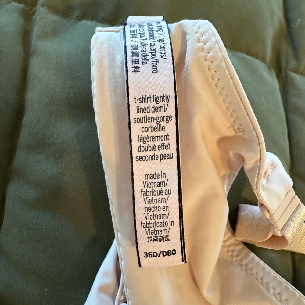 Victoria's Secret Nude Bra - Picture 3 of 3